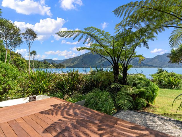 Luxury Waterfront Retreat at Mahau Sound - 1028196 - photo 5