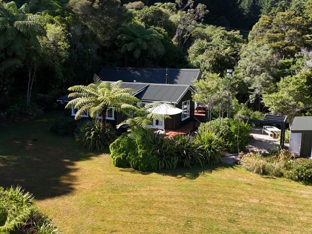 Luxury Waterfront Retreat at Mahau Sound - 1028196 - photo 4