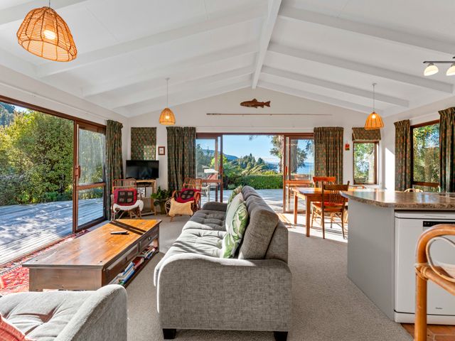 Ruatotara - Pukawa Holiday Home - 1028456 - photo 2