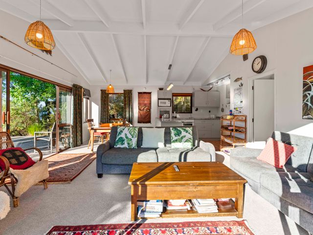 Ruatotara - Pukawa Holiday Home - 1028456 - photo 3