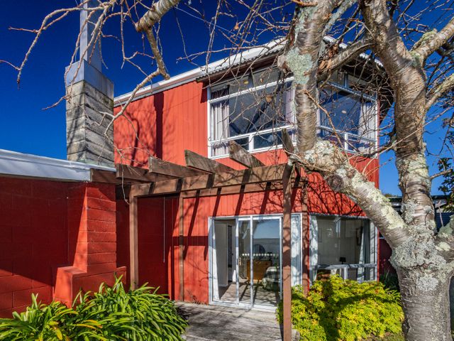 Moeroa - Wharewaka Holiday Home - 1028930 - photo 1 