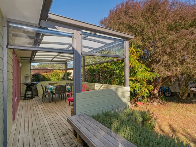 Carefree at Cooks - Cooks Beach Bach - 1029156 - photo 5