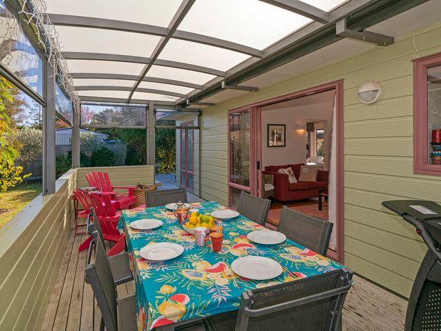 Carefree at Cooks - Cooks Beach Bach - 1029156 - photo 4