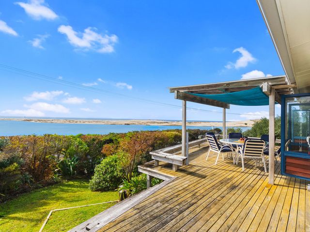 Taste Of Paradise with WiFi!- Mangawhai Heads Home - 1029185 - photo 2