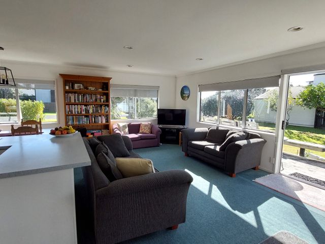 Silver Sands - Cooks Beach Holiday Home - 1029200 - photo 3