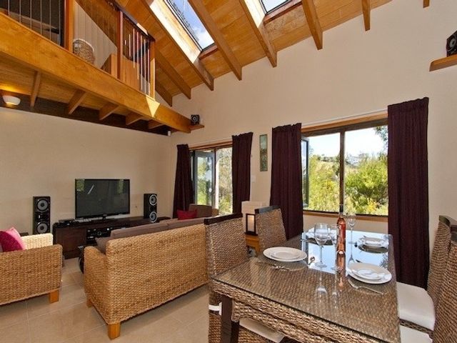 Treetop Oasis - Tairua Executive Holiday Home - 1029241 - photo 3