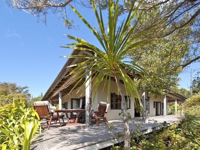 Treetop Oasis - Tairua Executive Holiday Home - 1029241 - photo 2