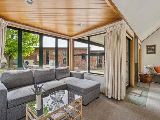 Tranquil Tipperary - Arrowtown Holiday Home - 1029266 - photo 4