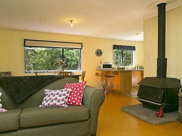 Matuku Hideaway - Taupo Holiday Home - 1029407 - photo 3