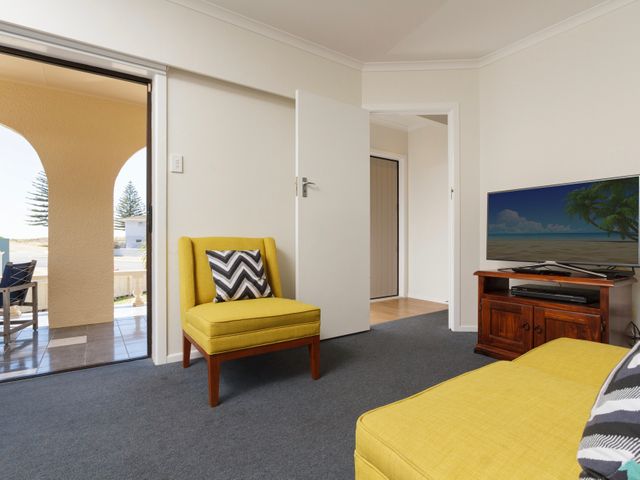 Sand Castles - Mount Maunganui Holiday Home - 1029432 - photo 5