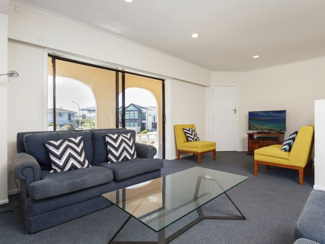 Sand Castles - Mount Maunganui Holiday Home - 1029432 - photo 3