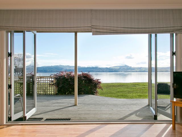 Lakeside Vistas Magic - Rainbow Point Home - 1029507 - photo 2