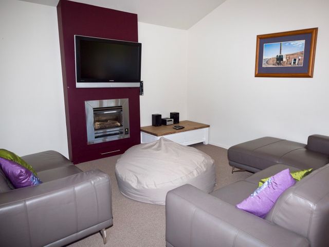 Harakeke House Upstairs - Ohakune Chalet - 1029629 - photo 4