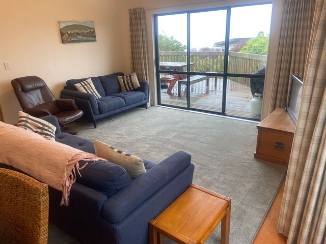 Aqua Views - Kuratau Holiday Home - 1029972 - photo 5