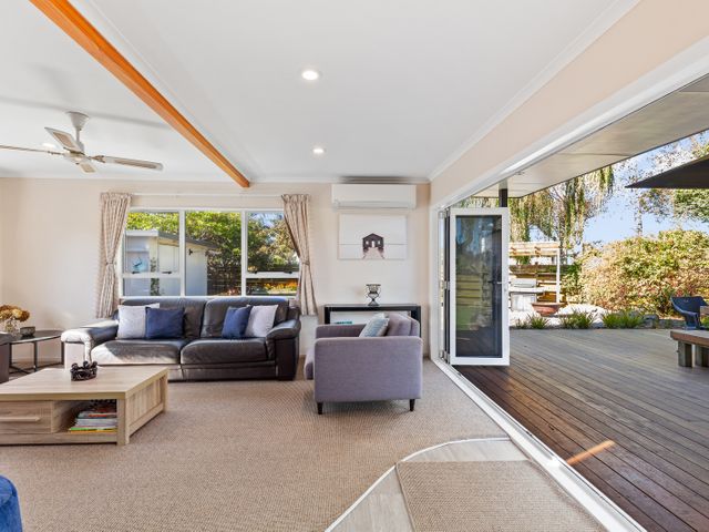 Sandy Feet - Papamoa Beach Holiday Home - 1030162 - photo 3