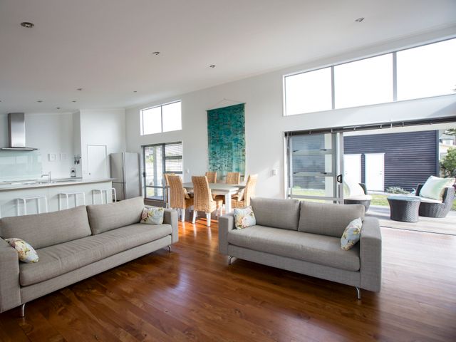 Waikanae Retreat - Waikanae Beach Holiday Home - 1030357 - photo 3