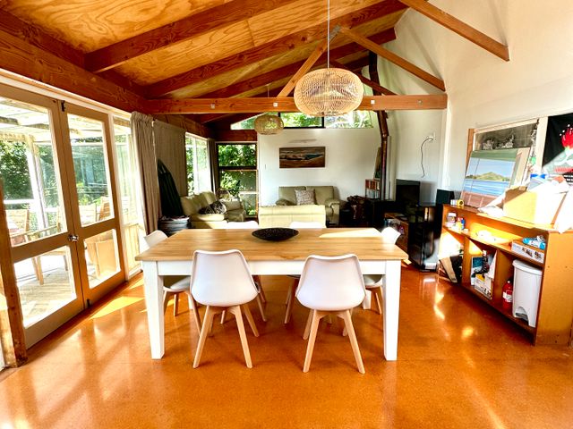 Bush Beach Delight - Onetangi Holiday Home - 1030463 - photo 4