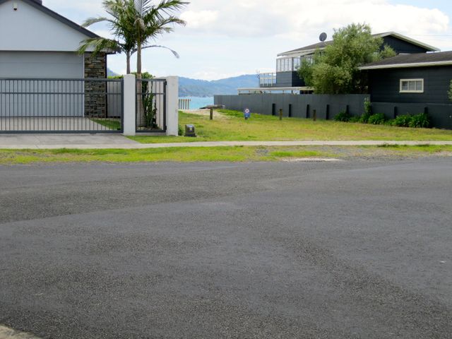 Cooks Beach Gem - Cooks Beach Holiday Home - 1030500 - photo 2