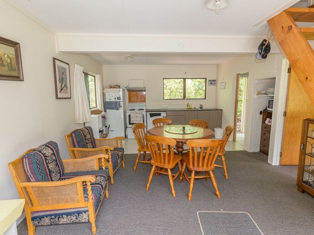 Pihanga Cottage - Kuratau Bach - 1030557 - photo 3