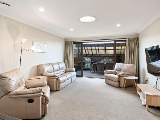 Taupo Escape - Rainbow Point Holiday Home - 1030688 - photo 5