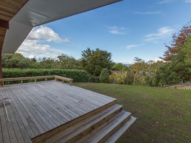 Sixties Cedar Bach - Kuratau Holiday Home - 1030758 - photo 2