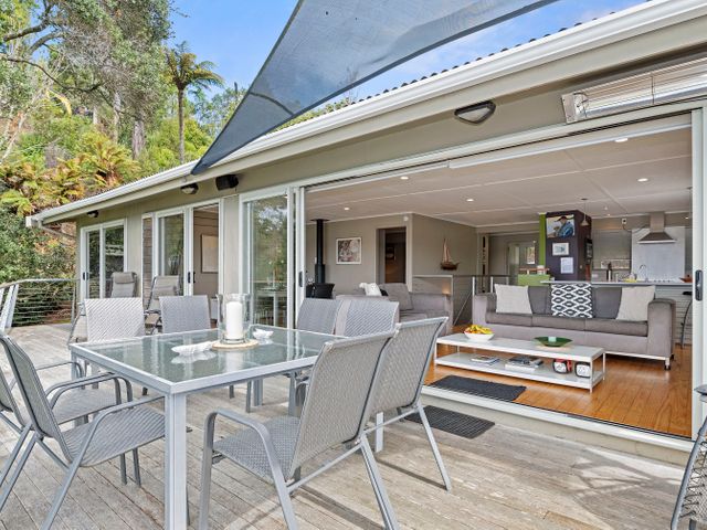 Onepoto Bay Lakehouse - Lake Rotoiti Holiday Home - 1030813 - photo 5