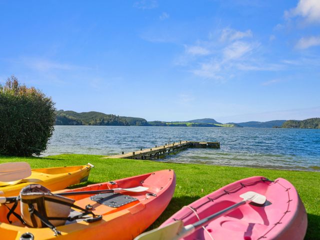 Onepoto Bay Lakehouse - Lake Rotoiti Holiday Home - 1030813 - photo 4