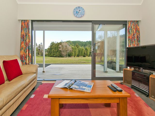 Sea Breeze - Whangamata Holiday Home - 1030866 - photo 4
