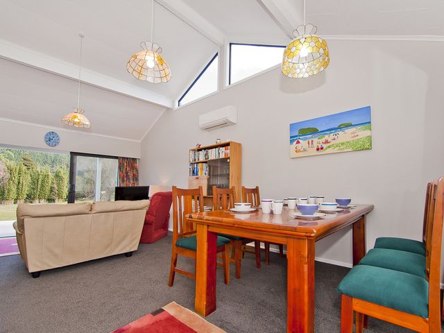 Sea Breeze - Whangamata Holiday Home - 1030866 - photo 5