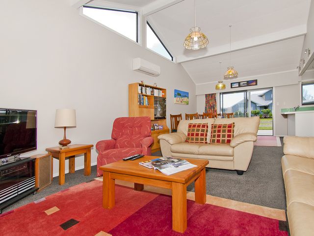 Sea Breeze - Whangamata Holiday Home - 1030866 - photo 3