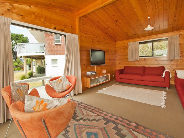 Pretty in Pauanui - Pauanui Holiday Home - 1031071 - photo 2