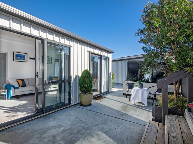 Sunnyside Spa Retreat - Mangawhai Holiday Home - 1031100 - photo 2