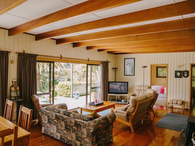 Lanza Retreat - Penzance Bay, Tennyson Inlet Home - 1031134 - photo 5