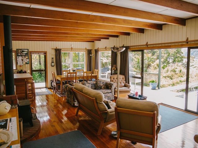 Lanza Retreat - Penzance Bay, Tennyson Inlet Home - 1031134 - photo 4