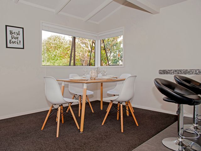 Beach Central - Whangamata Holiday Home - 1031192 - photo 5