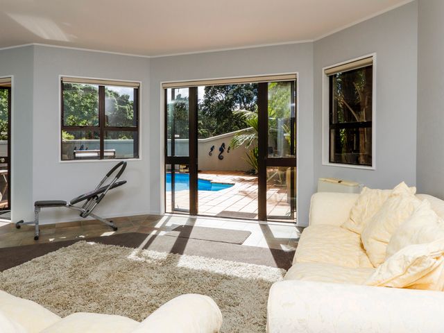 Beachside Holiday - Castor Bay Holiday Apartment - 1031226 - photo 3