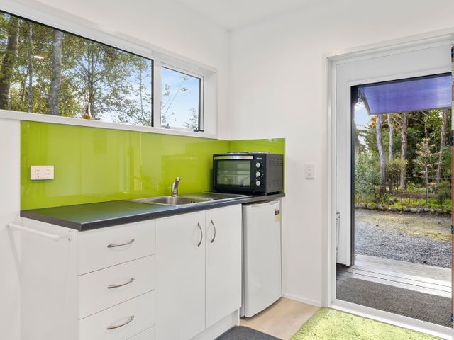 Bellbird Cottage - Lake Taupo Bach - 1031230 - photo 4