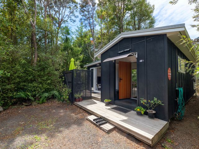 Bellbird Cottage - Lake Taupo Bach - 1031230 - photo 1 