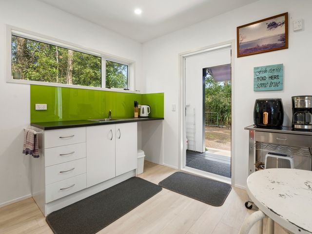 Bellbird Cottage - Lake Taupo Bach - 1031230 - photo 4