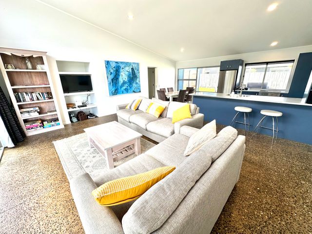 Sands Beach House - Matarangi Holiday Home - 1031349 - photo 5