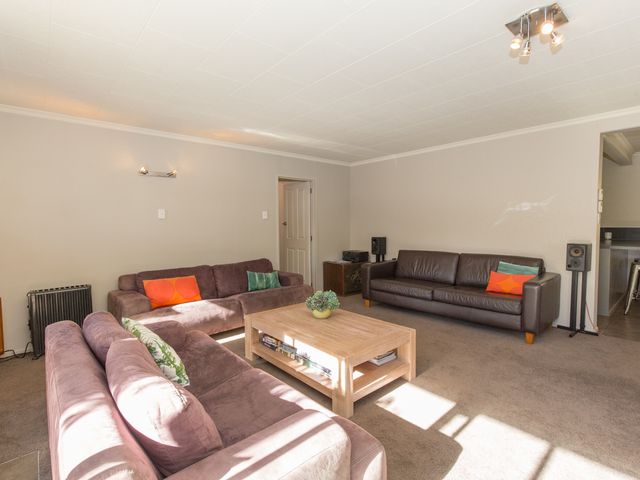 Kowhai Cottage - Wanaka Holiday Home - 1031393 - photo 5