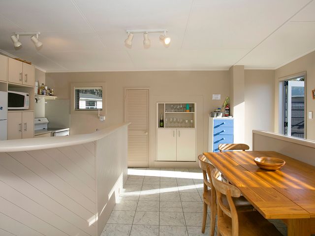 Perfect Position - Motuoapa Holiday Home - 1031394 - photo 5