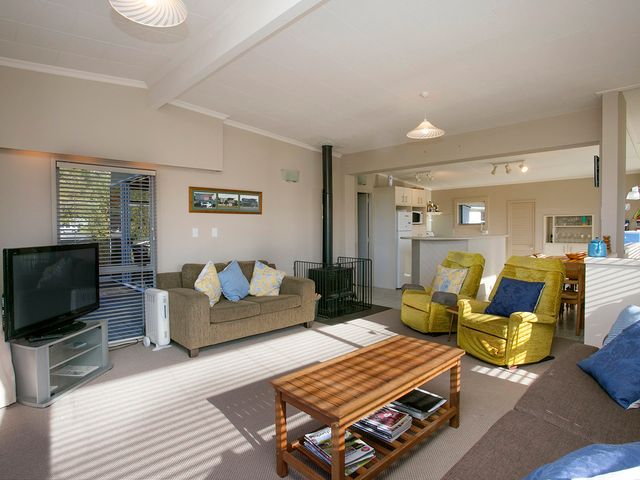 Perfect Position - Motuoapa Holiday Home - 1031394 - photo 3