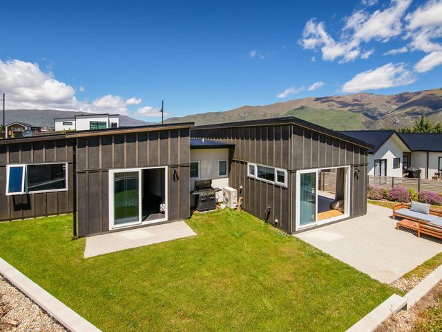Kirimoko Retreat - Wanaka Holiday Home - 1031484 - photo 1