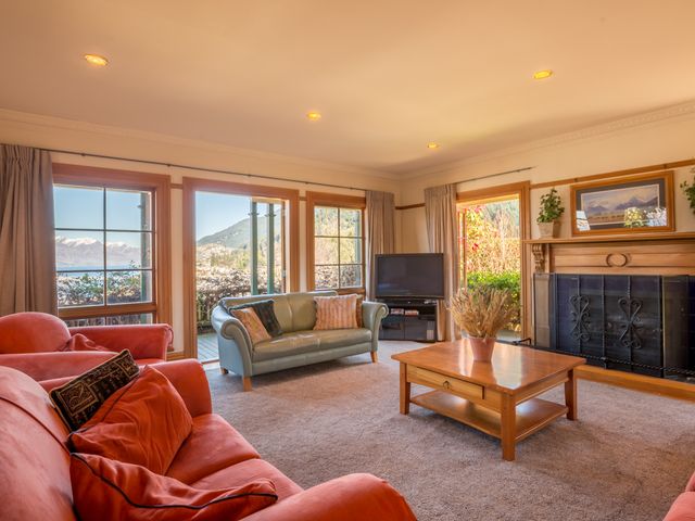 McAlister House - Queenstown Holiday Home - 1031588 - photo 3