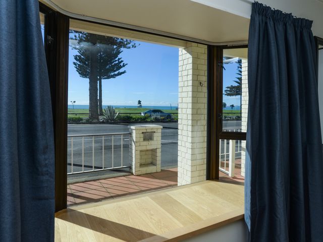 Marine Parade Magic - Napier Holiday Home - 1031608 - photo 4