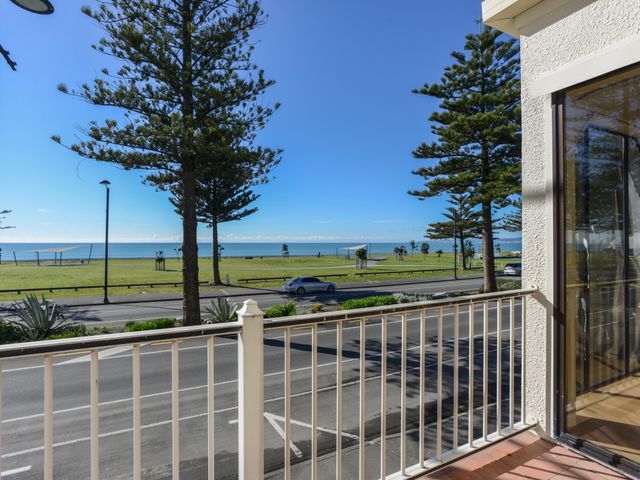 Marine Parade Magic - Napier Holiday Home - 1031608 - photo 2