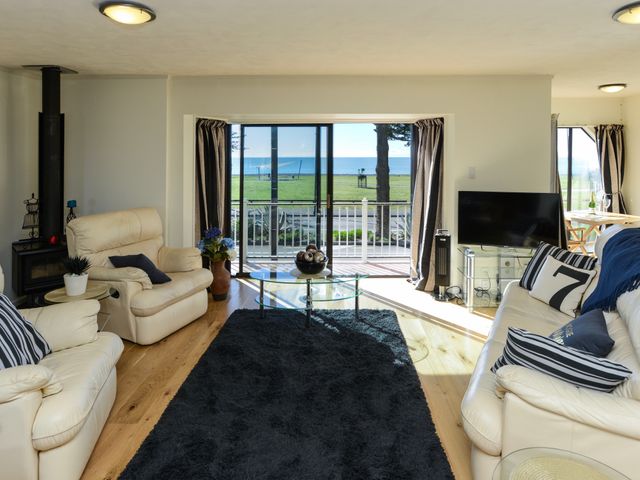 Marine Parade Magic - Napier Holiday Home - 1031608 - photo 2