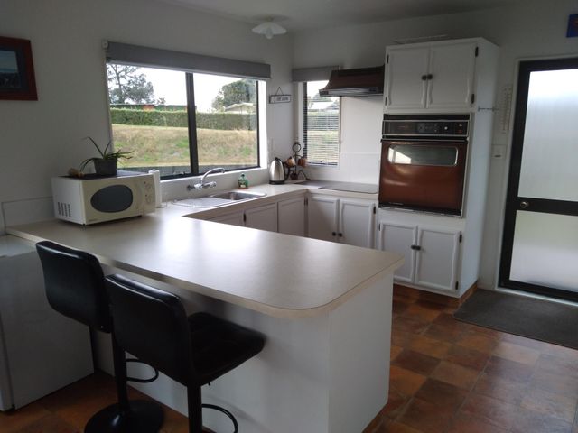 Arawai - Waimarama Holiday Home - 1031609 - photo 5