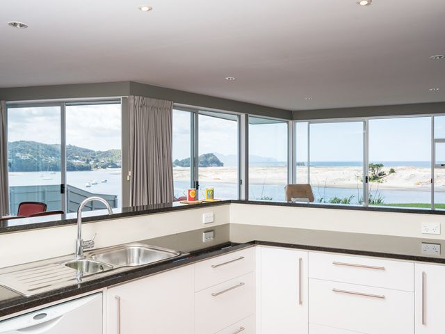 Roberts Retreat - Mangawhai Holiday Home - 1031629 - photo 5